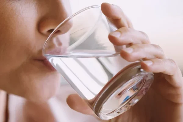 How to drink water to meet the needs of the body